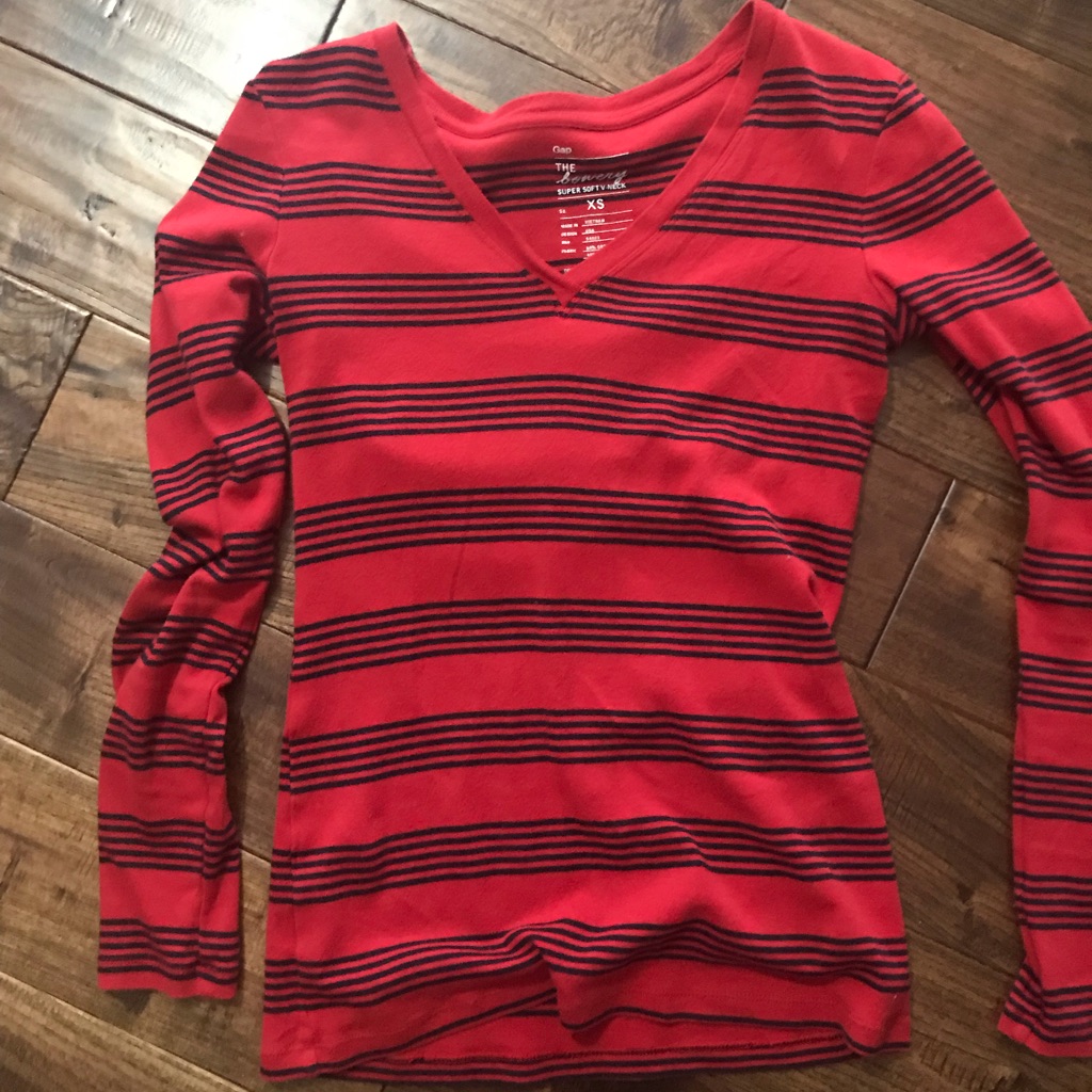 Gap Basic Long Sleeve V Neck